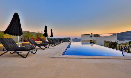 Villa Dreams — 33