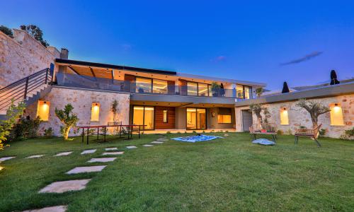 Villa Dreams — 42