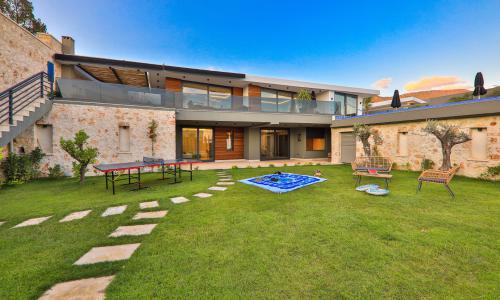 Villa Dreams — 29