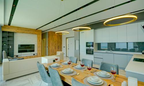 Villa Earth 7 — 12