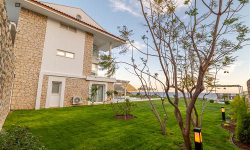 Villa Elana 2 — 82