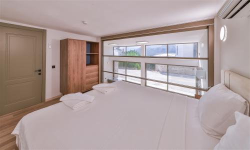 Villa Eliza — 64