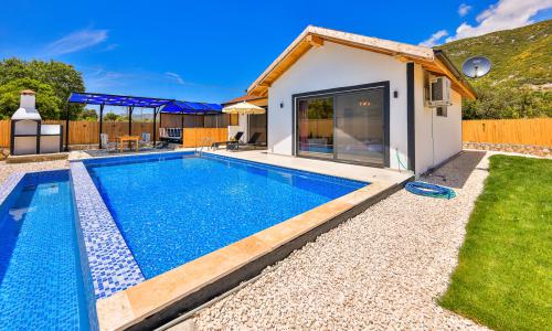 Villa Erisa — 13
