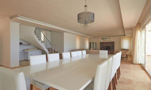 Villa Falcon Exclusive — 30