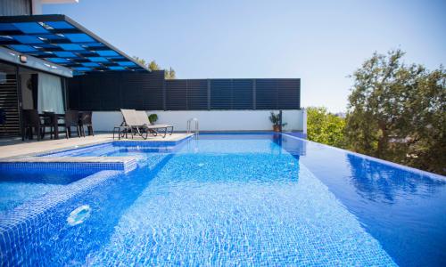 Villa Fantastik — 38