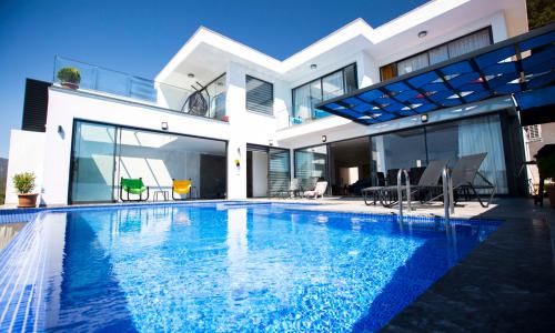 Villa Fantastik — 57