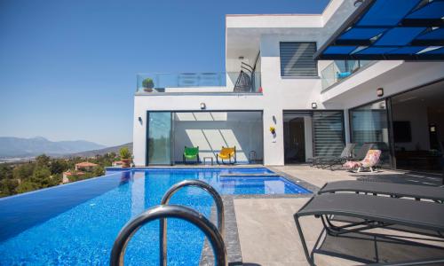 Villa Fantastik — 3