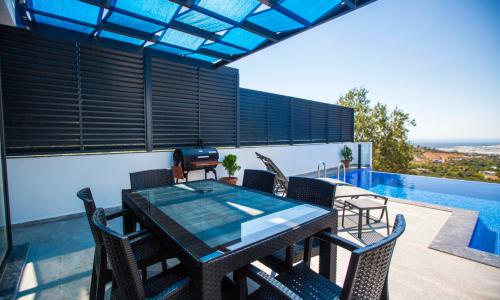 Villa Fantastik — 60
