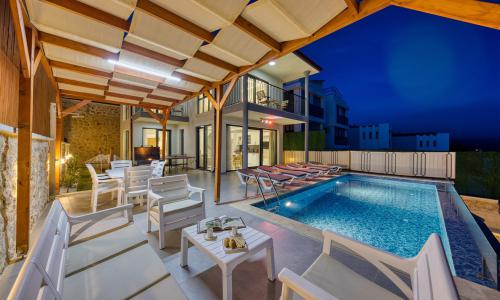 Villa Fiesta 1 — 2