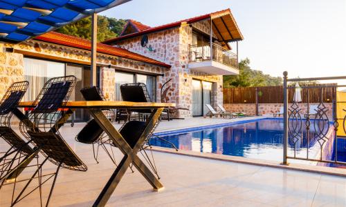 Villa Fiesta — 6