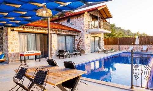 Villa Fiesta — 7