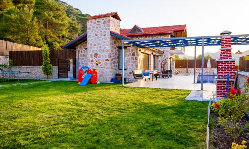 Villa Fiesta — 10
