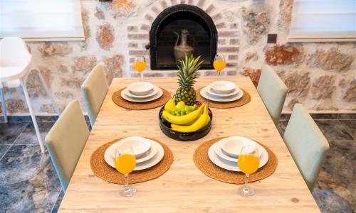 Villa Fiesta — 128