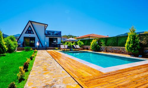 Villa Frame House — 1