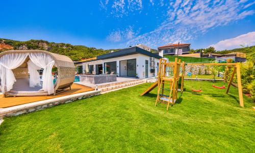 Villa Free — 1