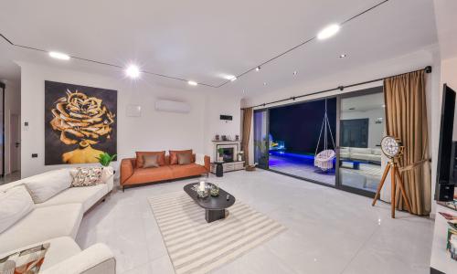 Villa Free — 70