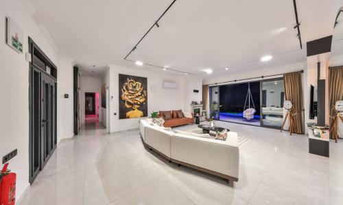Villa Free — 60