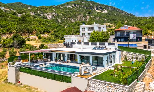 Villa Free — 94