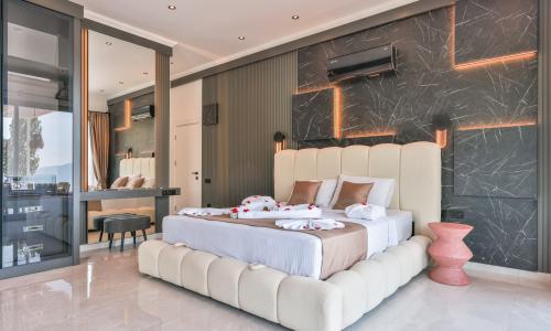 Villa Free — 105