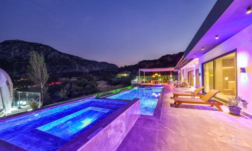 Villa Free — 40