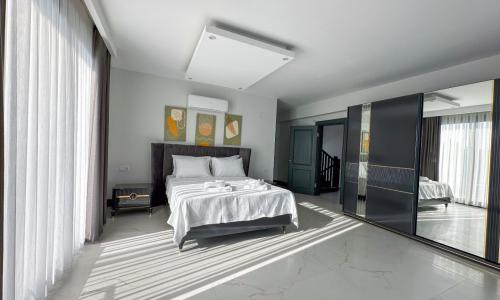 Villa Galaksi Mars 2 — 37