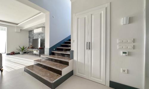 Villa Galaksi Mars 2 — 28