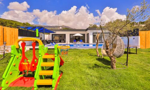 Villa Garden — 2