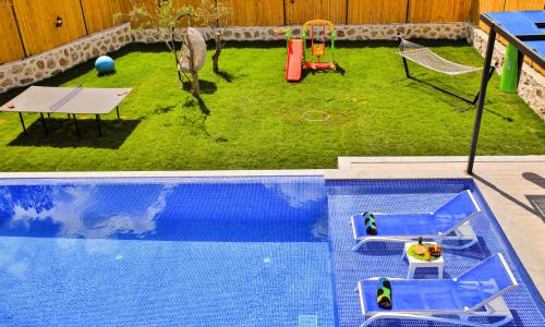 Villa Garden — 13