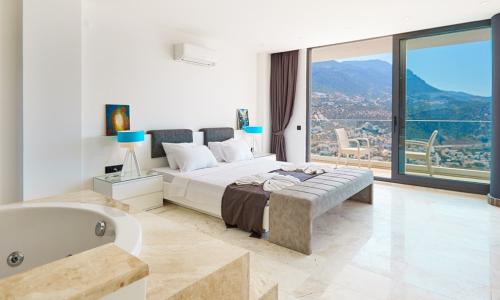 Villa Unlimited — 4