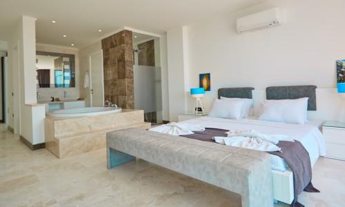 Villa Unlimited — 6
