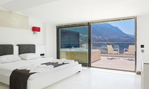 Villa Unlimited — 16