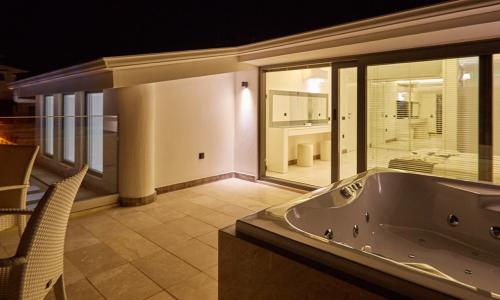Villa Unlimited — 20