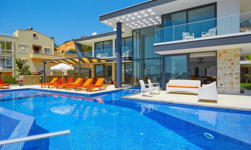 Villa Unlimited — 23