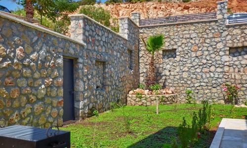 Villa Unlimited — 36