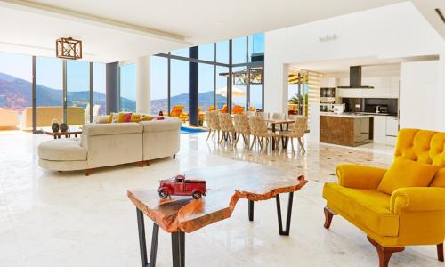 Villa Unlimited — 37