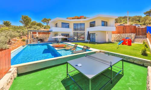 Villa Glass House