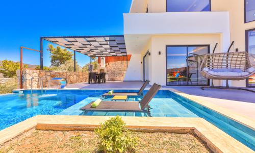 Villa Glass House — 10