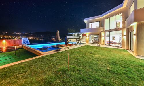 Villa Glass House — 3
