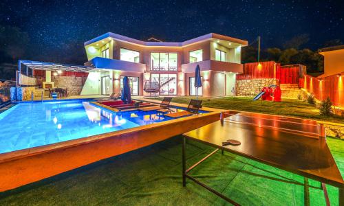 Villa Glass House — 42