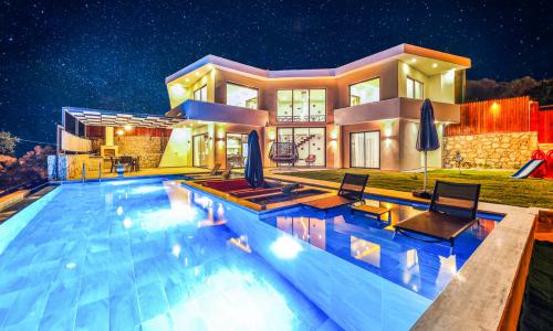 Villa Glass House — 43