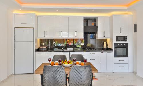 Villa Granada Duo — 36
