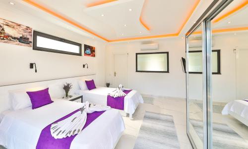 Villa Granada Duo — 41
