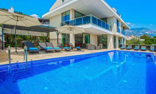 Villa Greenscape — 1