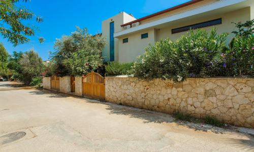 Villa Greenscape — 98