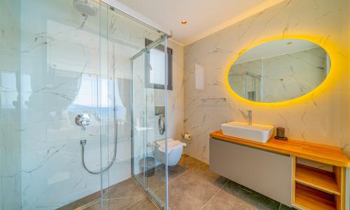 Villa Grey Falcon — 60