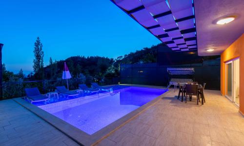 Villa Heves — 11