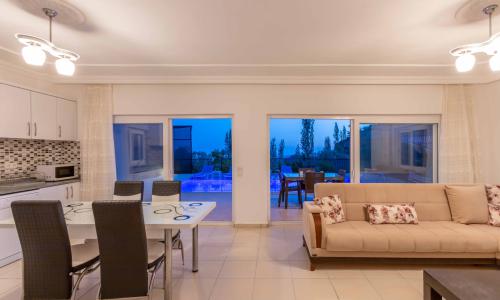 Villa Heves — 27