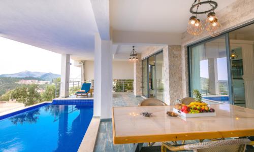 Villa Hills Spring — 6