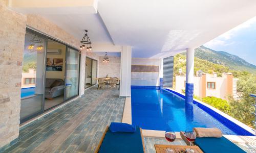 Villa Hills Spring — 3