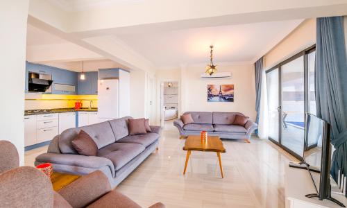 Villa Hills Spring — 11